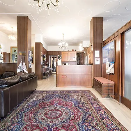 玛丽莎酒店 酒店