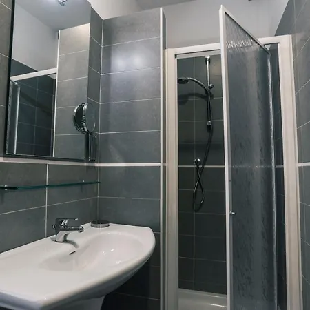 玛丽莎酒店 3* 阿尔本加