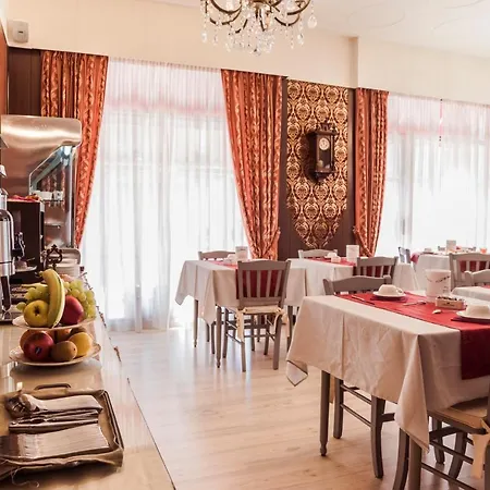 Marisa 3* אלבניה