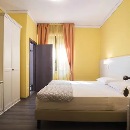 Marisa 3* אלבניה